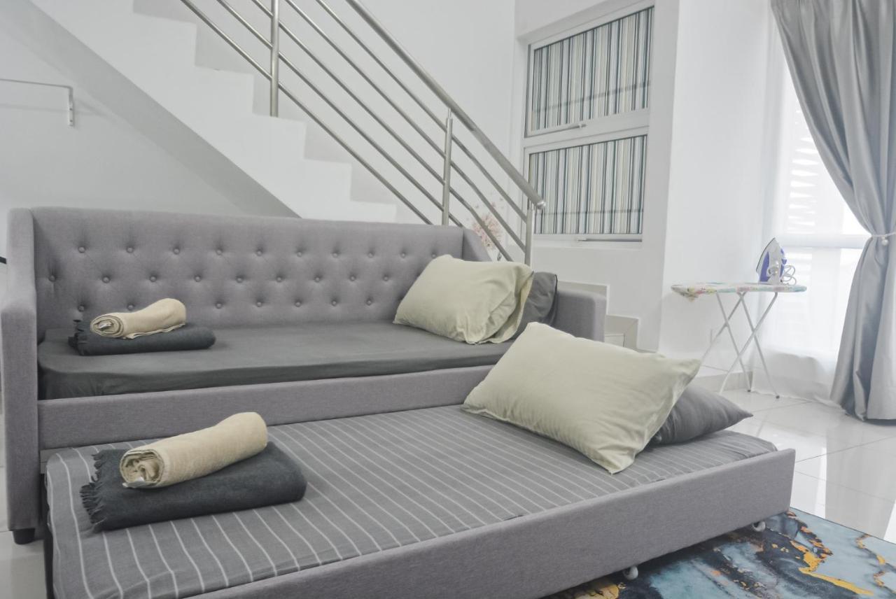 Azfa Duplex Suite At De Centrum Putrajaya Bangi Free Wifi Kajang Exterior photo