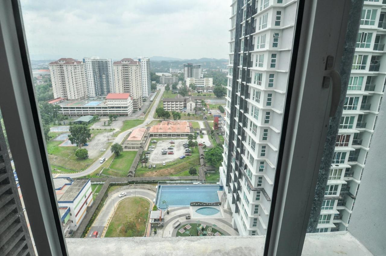 Azfa Duplex Suite At De Centrum Putrajaya Bangi Free Wifi Kajang Exterior photo